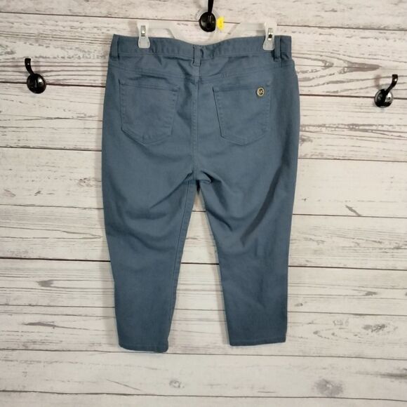 "Michael Kors" woman's capris  - Picture 4 of 10